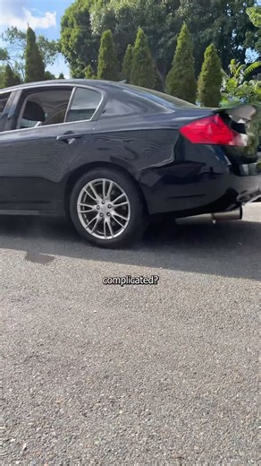 348K views · 4K reactions | Replacing the screen on a #laptop used to be a 5 minute job, but now with all the tape and adhesive, it takes much longer and is more difficult to do without damaging other parts of the #computer . I understand #pc #tech gets thinner and smaller but is it worth trading ease of repair? #technology doesn’t always have to sacrifice longevity for function, but it seems that’s the road we’re going down. | Salem Techsperts | Facebook