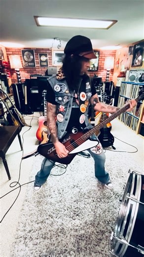 15K views · 1K reactions | Working out to “Ten Seconds To Love” by Motley Crue from their album Shout At The Devil, 1983. Happy Friday  Luv ya, Johnny | Johnny Jetson | Facebook