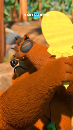 Mirror, mirror in the sea, who's the foodiest one of all 🪞🐟 #grizzyandthelemmings | Cartoonito Africa