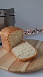 Jak upiec chleb... nie brudząc sobie rąk? 🥖 Wystarczy, że wrzucisz składniki do automatu 𝗬𝗼𝗲𝗿 𝗕𝗮𝗸𝗲𝗿, a on zrobi resztę za Ciebie. 👩‍🍳 Masz do wyboru aż 19 programów – od klasycznego pszennego, przez bezglutenowy i wieloziarnisty, aż po ciasto na pizzę! 🍕🥯 👉Chcesz, by budził Cię zapach świeżego pieczywa?🌅 Wrzuć składniki wieczorem i skorzystaj z opóźnionego startu, a rano powita Cię idealnie ciepły chlebek! 🍞 💪Sprawdź, jak łatwe może być pieczenie!: https://go.yoer.pl/Yoer_Baker