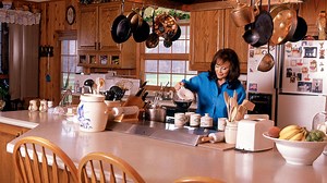 Country music legend Loretta Lynn dead at 90