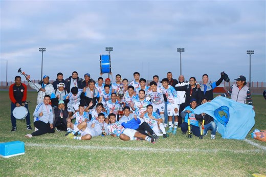 9K views · 44 reactions | Directivo #puneño del #HijosdelAltiplano de #Ilo #JuanLuna, nos da detalles del equipo en la previa del partido de presentación a cumplirse en el #GuillermoBriceñoRosamedina entre los equipos de CD #AnbaPerú Vs #Hijos del #Altiplano y del #Pacifico, #CopaPerú #EtapaNacional. | Full Deporte Puno | Facebook