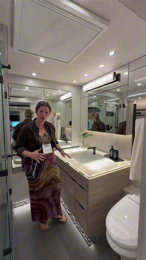 Luxury 2.8 Million Dollar Motorhome Tour