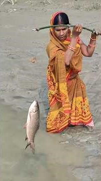 NEW fish trap! fish catching in river! catching fish with hands! underwater swimming technique