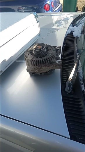 just replaced a alternator on this 2001 Lincoln town car