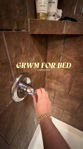 Madison Griffith (@madisonchesnutb)’s videos with Glimmers Everywhere - Lunar Vibes