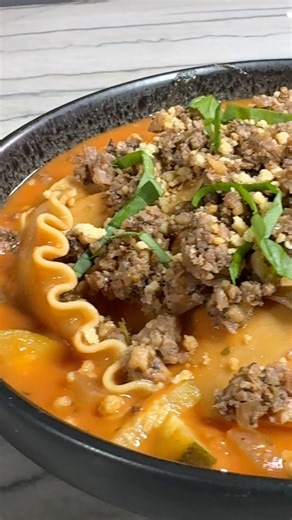 🌱🍅 Best Vegan LASAGNA SOUP!