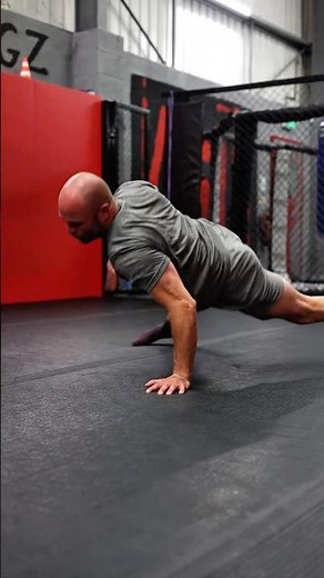 One Arm Plyo Push-Up: Insane Explosive Power!