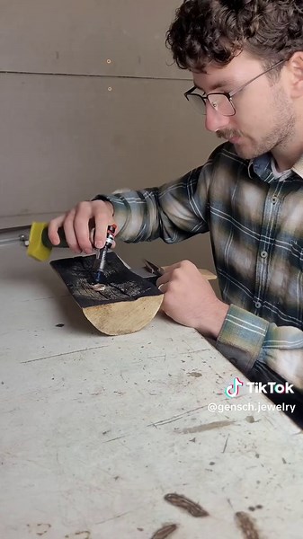 Forging a silver ring #jewelry #ring