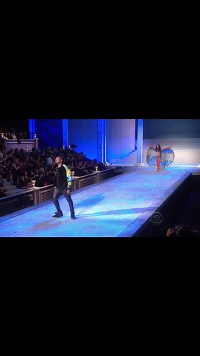 Victoria's Secret Fashion Show Highlights from 2011