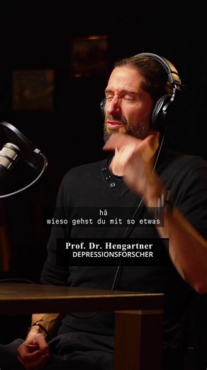 [Heute] hat sich die Erwartung an mentale Gesundheit deutlich verändert: Sie gilt nicht mehr nur als Abwesenheit von Krankheit, sondern als aktive Voraussetzung für Lebensqualität, Leistungsfähigkeit und soziale Teilhabe. Offenheit, Selbstfürsorge und präventive Unterstützung werden zunehmend als normal und wichtig anerkannt. Der Podcast mit Prof. Dr. Hengartner ist überall hörbar, wo es Podcasts gibt. Auch als Videopodcast. Der Link ist in der Bio.