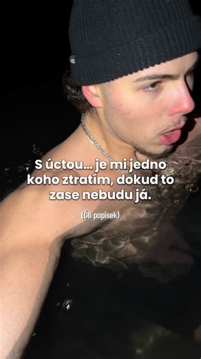 Sebastien Abrahám | High-Performance Coach on Instagram: "Popisek (upravený přesně na tohle) S úctou… je mi jedno, koho ztratím. Dokud to zase nebudu já. Já jsem se dřív nedokázal vzdát lidí kolem sebe. Ne proto, že byli „tak důležití“… ale protože já neviděl vlastní hodnotu. V hlavě jsem měl jednu nemocnou rovnici: Když je ztratím, ztratím všechno. A když říkám všechno, myslím tím úplně všechno: smysl, stabilitu, identitu, důvod vstát z postele. Takže jsem je držel na sílu. I když mi to ničilo