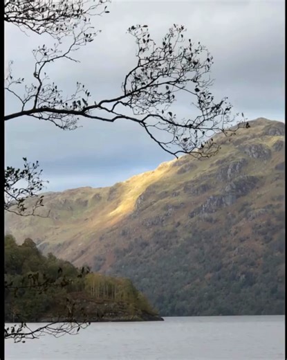 Loch Lomond 🏞️✨ Peaceful waters, rolling hills, and pure Scottish beauty. Loch Lomond is the perfect escape for anyone who loves calm moments surrounded by nature. #LochLomond #Scotland #Highlands #AmazingScotland #fblifestyle | Amazing Scotland