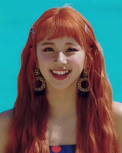 Chaeyoung CARRIED this era 🍓 #twice #dancethenightaway #chaeyoung