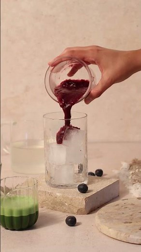 How to make this Blueberry Coconut Water Matcha 🫐🥥🍃 #matcha #matchaandco #coconutwater #blueberries