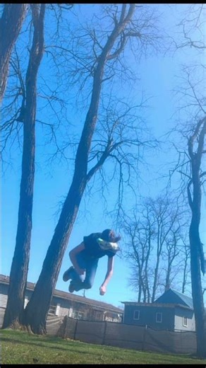 High jump! (Ow…) #therian #quadrobics #quadsjump #therianthropy #therianmask #fypシ