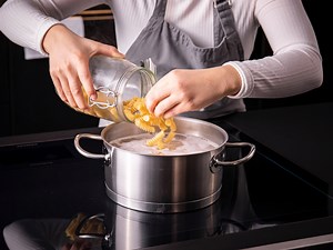 14 reactions | If food has to be ready quickly, but the boiling pasta water was even quicker. Our tip: the new video by Kitchen Stories, that shows you how to bring your cooking surface back to shining. | SCHOTT CERAN | Facebook