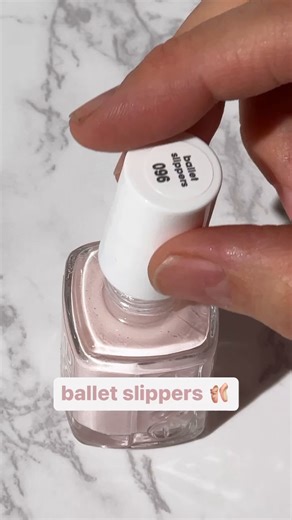 nuestro tono ‘ballet slippers’ es un must en tu mani kit 💅 | essie