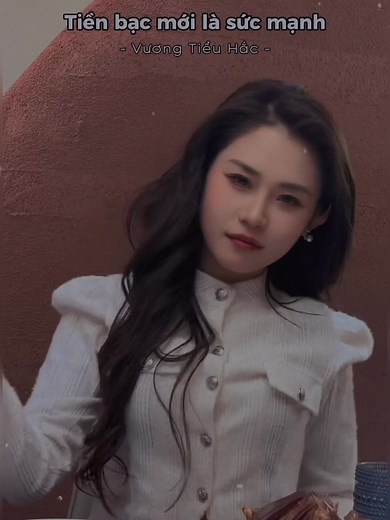 Tiểu Hắc và bài hát về sức mạnh của tiền bạc