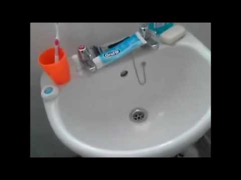 Learn British English Free: Toilet / Bathroom Vocabulary (with captions / subtitles)