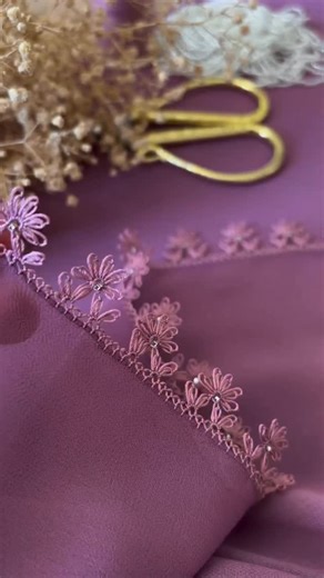 Emine Çelik on Instagram: "@izmit_igne_oyalara Maşallah 🧿 🧵🪡 @emine_ibrahimx @emine_ibrahimx # #iğneoyasısevenler#igneoyasihavlu #havlukenarı#etaminhavlu #igneoyasi#mutfak #instagood #instagram #instalike#keşfetteyiz #ela#gelinlikmodelleri #düğün #followers #video #pink#pinterest#followforfollowback #samsun #ankara #istanbul#Türkiye #likeforlikes #lifestyle #lifmodeli#like4likes #kesfet #keşfetteyiz #reyyan #karadenizigneoyasimodelleri #igneoyasi #iğneoyasısevenler#igneoyasihavlu #havlukenarı