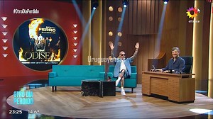 386K views · 10K reactions |  El uruguayense Emanuel Noir en la TV nacional  El talentoso Emanuel Noir, oriundo de Concepción del Uruguay y líder de la banda Ke Personajes, pasó por la pantalla chica del canal 13 en el programa “Otro:Día:Perdido”, conducido por Mario Pergolini. Una entrevista donde la música, las historias y la personalidad única de Emanuel se robaron todas las miradas. | Uruguayenses Digital | Facebook