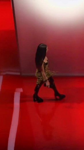 #VERSACE #FW22 #fashion #runway