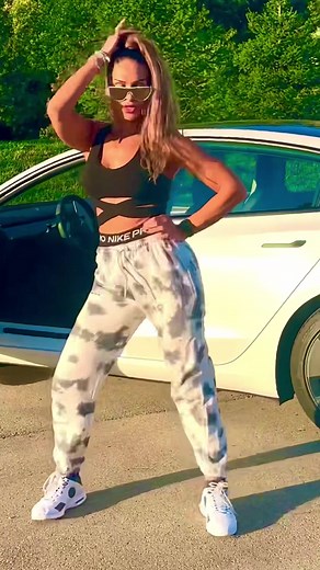 It’s GOGO time !Lets #gogochallenge 🔥🦋✨ #dance #zumba #zumbafitness #zumbainstructor #dancechallenge #dance #fyp #explore