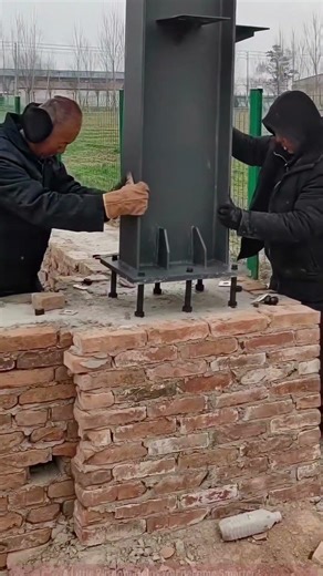 Real-time Steel Column Installation: From Adjustment to Fixing the Whole Process