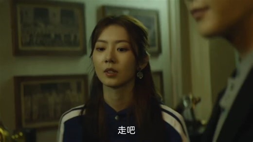 补档 怪奇男子穿上皮后变身女生，惊悚片段