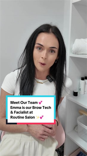 Meet our team at Routine Salon Tenerife 💕 Emma specializes in Facials and Brows 🫡 #routinesalon #tenerifeholiday #tanningsalon #tenerife