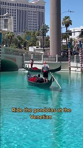 Fun and unique things to do in Las Vegas! Ride the gondolas at the Venetian! Las Vegas bucket list!