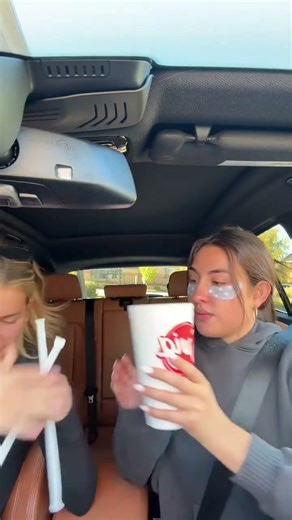 Hot girls drink dirty cokes/DP’s mmmkkkkkk #fyp #swig #nashville #swigdrinks @gracie fontaine