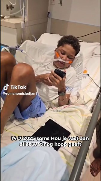 14 juli 2025 14 juli werd een dag vol gesprekken. We bleven hopen. We bleven geloven. Maar diep van binnen wisten we… dat thuis de plek was waar hij de meeste rust zou voelen. Niet omdat we de hoop hadden opgegeven. Maar juist omdat we hem nog alles wilden geven wat we konden. Liefde. Rust. En zijn familie om hem heen. Daarom besloten we… hem naar huis te brengen. 💚#mijnverhaal #verliesvankind #persoonlijkegroei #fyp