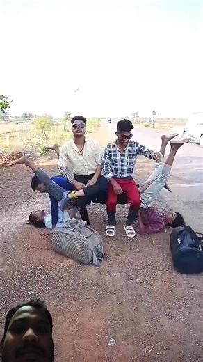 क्या Bro help नही करता हैं matlabi है ?😩🥺 #shortvideos​ #shorts​ #bhai​bro help kr rha hai bhai