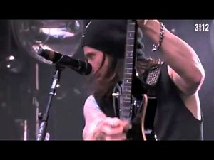 Alter Bridge: "Isolation" Live at Pink Pop 2011