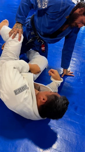 6K views · 60 reactions | Coach @cswblackbeltjourney showing our CSWBJJ class how to pass half guard to knee on belly.-Enrolling Now!!☎️ 714-726-0134 Cswfullerton.com cswfullerton@ghttps://www.youtube.com/channel/UCznieQn_Zim1Q1mvJH51T0Q?sub_confirmation=1mmail.com Sign up for our  Online University atwww.erikpaulson.com -#csw #bjj #mma | CSW Fullerton | Facebook