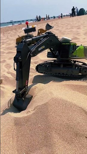 RC excavator