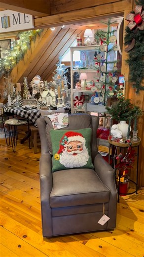 The season has begun to gather its gentle glow, and we’re reminded how fortunate we are to be part of your holiday traditions. Thank you for inviting us into the way you make your homes elegant, welcoming, and full of quiet sparkle. Your visits, your stories, and your kindness remain the heart of our year. #doorcountynatureworks #eggharborwi #doorcounty | Door County Nature Works