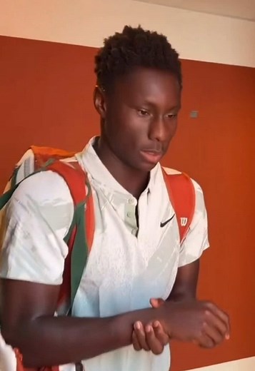 Moïse Kouamé fait ses débuts à Roland-Garros à seulement 17 ans et 81 jours 🤩🎾 #FFT #RolandGarros #Kouame #tennis #debut @Roland-Garros @Moïse Kouame