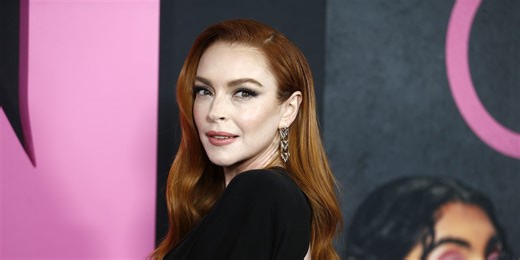 Lindsay Lohan presume de oblicuos definidos en el estreno de 'Chicas Malas' tras convertirse en mamá hace 7 meses
