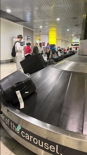 Airport Baggage Claim Belt in Action 🛄 | Luggage Collection at Airport