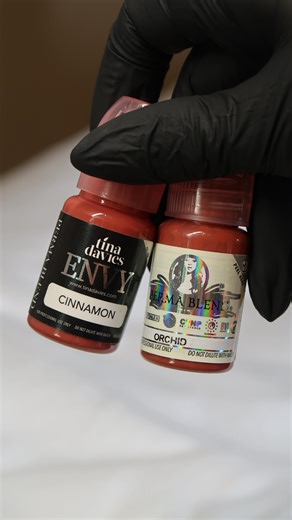 Hybrid Brows for the perfect balance 🙌🏼 Combining fine hair strokes with soft shading to keep everything looking natural and even. If you’ve been considering Hybrid Brows, Nanoblading, or Powder Brows, this is a great option when you want definition without the “makeup brow” look. Thinking about brow PMU but not sure which technique suits you? Send me a selfie and I’ll point you in the right direction 🤍 | Gabby. Brows Lips Eyeliner