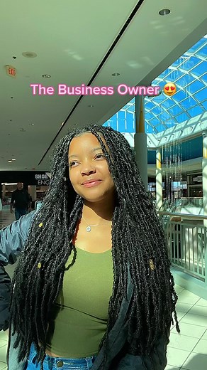 Small business owner 💁🏾‍♀️ Your favorite Keychain business! Link in bio 😘😘 #smallbusiness #keychains #keychainbusiness #giftsforher #carkeys #sneakerhead #blackownedbusiness #safetykeychainsforwomen #ballislife🏀 #blackgirlluxury #luxurycars