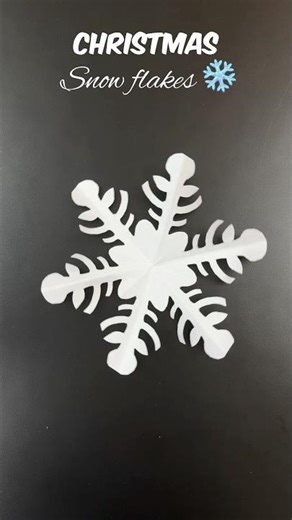 How to Make a Paper Snowflake For Christmas 🤩