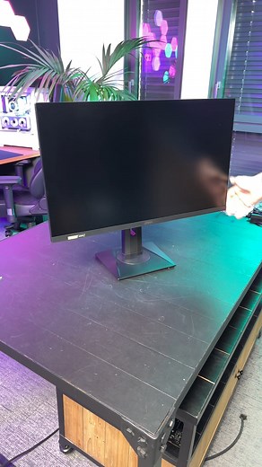 #StudioTopAchat Il est temps de déballer le MSI G272QPF ! https://www.topachat.com/pages/detail2_cat_est_peripheriques_puis_rubrique_est_w_moni_puis_ref_est_in20019175.html | TopAchat