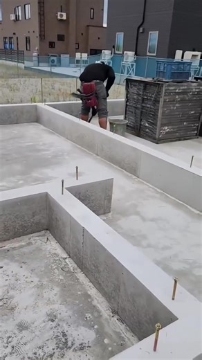 🧼 Clean Formwork, Quality Concrete! #civilengineering #theconstructor #civilengineer #civilconstruction #formwork #concretework #siteexecution #structuralengineering #constructionquality #buildingstandards #engineeringpractice Image/Audio Courtesy: Unknown DM for credit or removal requests. Use intended only for knowledge and information purposes. | The Constructor - Civil Engineering Home