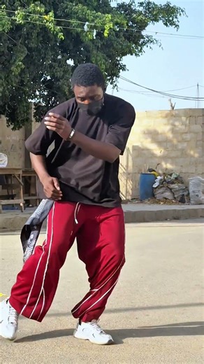 Easy dance moves on Tiktok😱 #youtubeshorts #dance #goviral #newvideo #reels