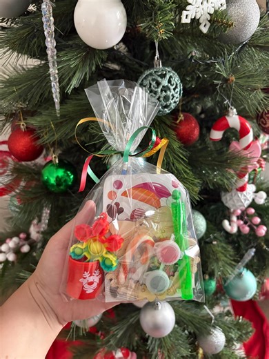 Christmas party favours