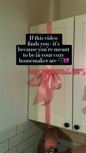 If this found you… welcome to your cozy Christmas homemaker arc 🎀🎄 Here’s your algorithm cleanse: pink bows, clean cabinets, and the soft smell of Christmas in the air. Take a breath and take what you need — calm, comfort, or a little festive magic ✨ #cozytiktok #cozychristmasvibes #algorithmcleanse #cleaningtiktok #christmascleaning